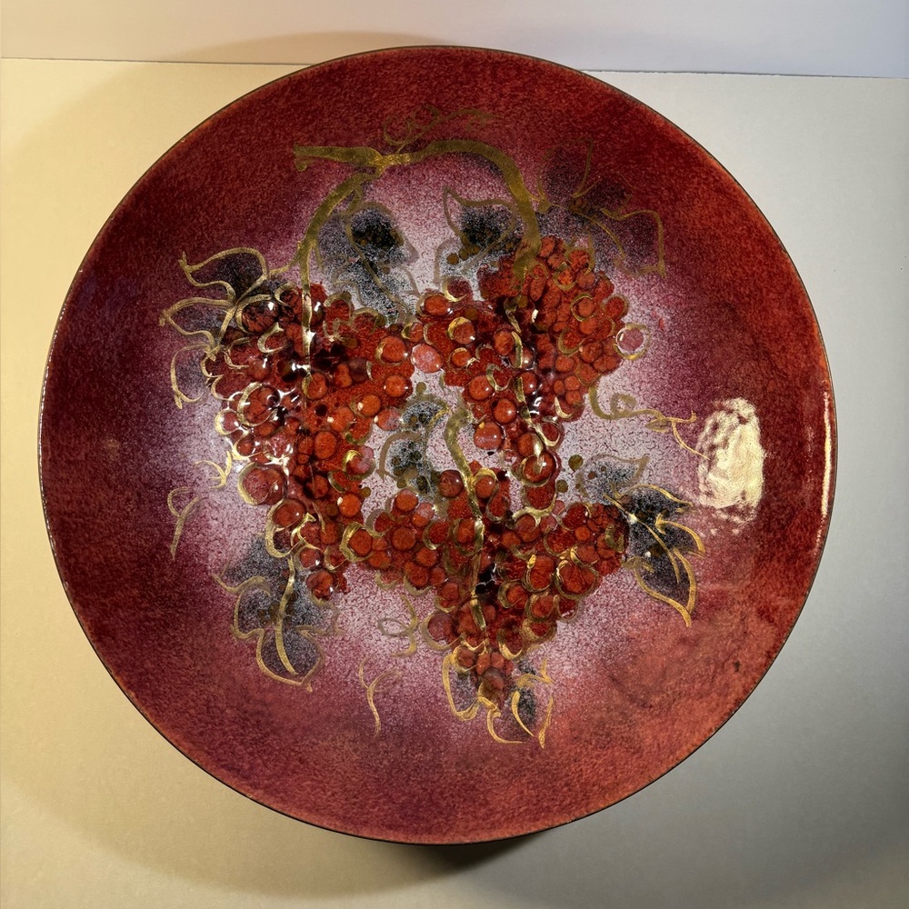 Vintage Sascha Brastoff Large 14” Decorative Bowl Red Grapes With Gold Design